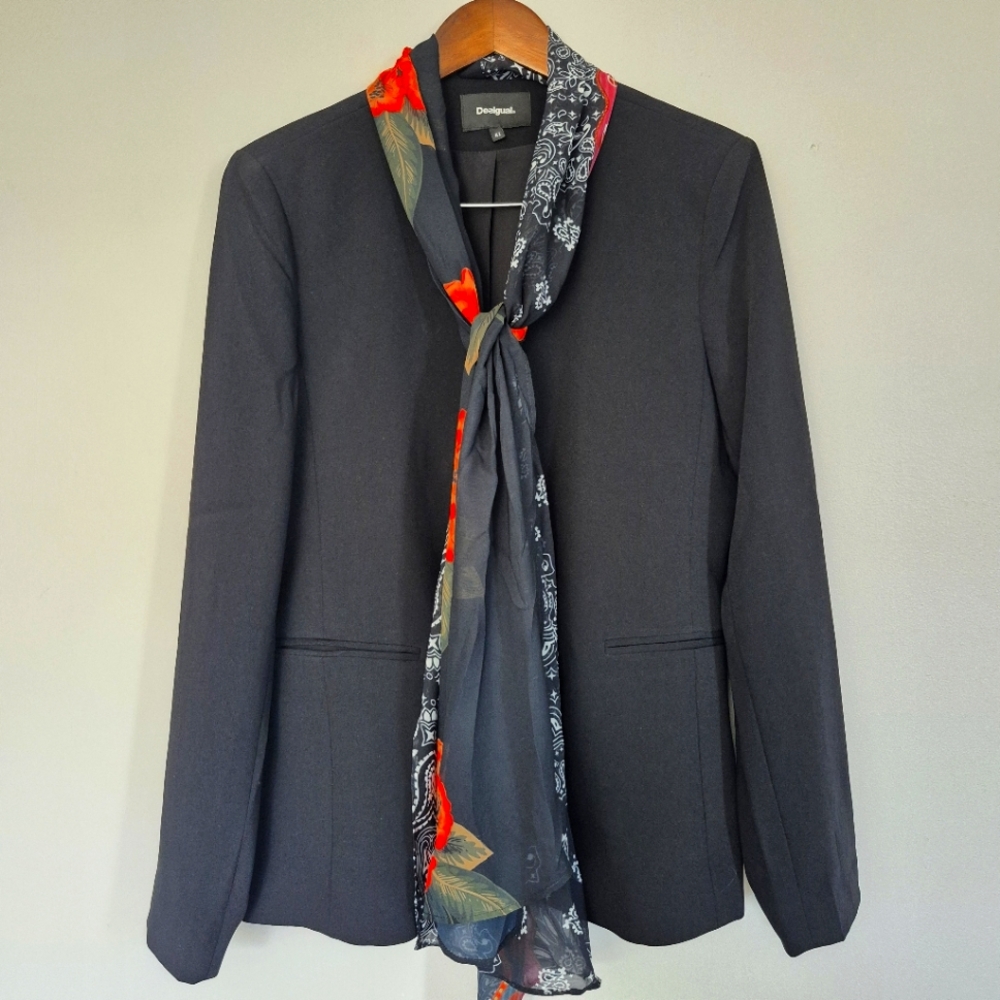 Desigual Acadamia Black Blazer Attached Scarf Size 42 US Large